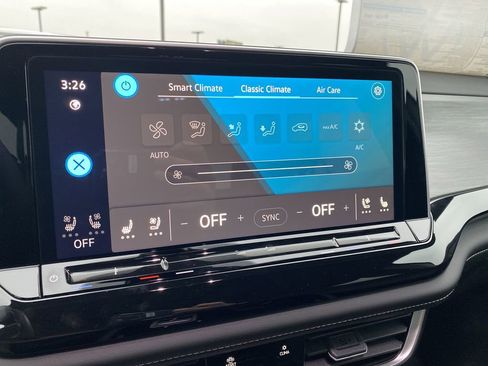 New 2025 Volkswagen Atlas Cross Sport SE image 7