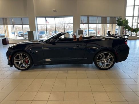 Used 2016 Chevrolet Camaro LT image 2