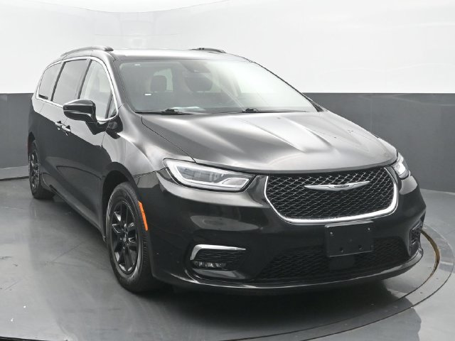 Used 2022 Chrysler Pacifica Touring-L FWD image 8