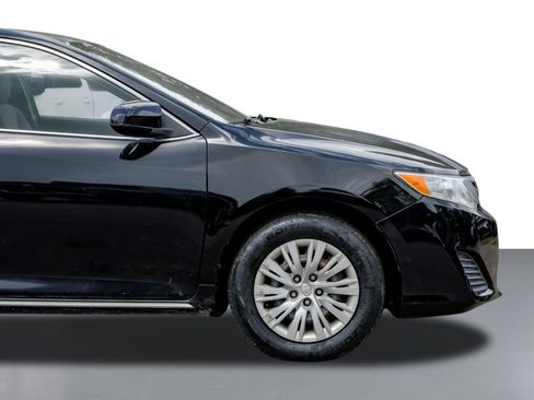 Used 2012 Toyota Camry LE image 7