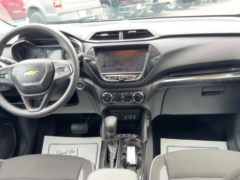 Used 2022 Chevrolet TrailBlazer LT w/ Convenience Package image 14