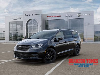 New 2026 Chrysler Pacifica Limited w/ S Appearance Package