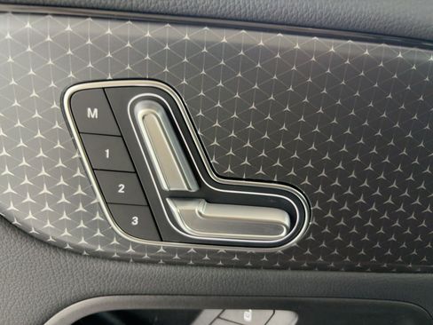 Certified 2025 Mercedes-Benz GLA 250 image 18