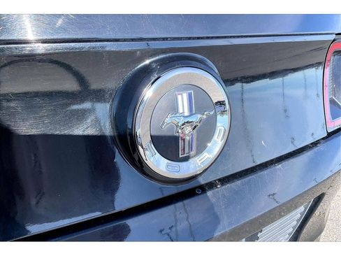 Used 2013 Ford Mustang Premium RWD image 31
