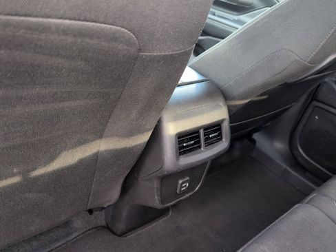 Used 2024 GMC Terrain SLE FWD image 32