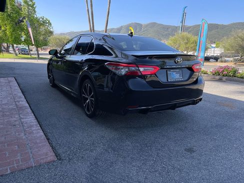 Used 2019 Toyota Camry SE image 7