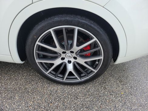 Used 2022 Maserati Levante GT image 9