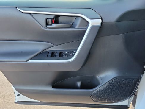 Used 2025 Toyota RAV4 LE image 22