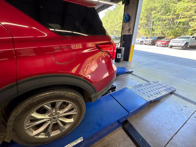 Used 2021 Ford Explorer Limited w/ Equipment Group 301A AWD/4WD image 12