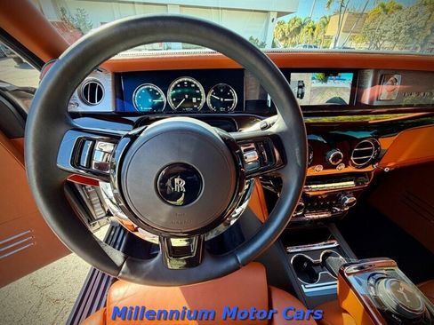 Used 2018 Rolls-Royce Phantom Sedan RWD image 32