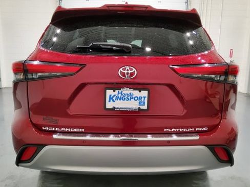 Used 2022 Toyota Highlander Platinum AWD/4WD image 6