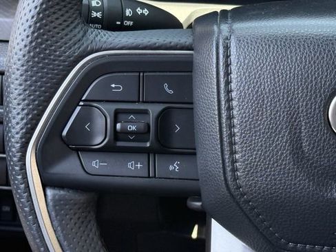 Used 2024 Toyota Tacoma Limited AWD/4WD image 14