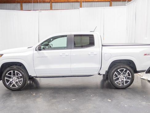 Used 2024 Chevrolet Colorado Z71 w/ Z71 Convenience Package 2 AWD/4WD image 7
