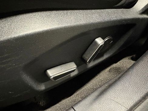 Used 2019 Ford Fusion SE FWD image 21