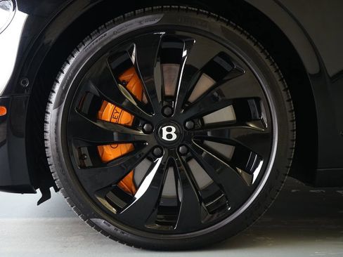 Used 2026 Bentley Flying Spur Azure image 37