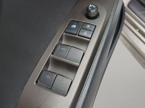 Used 2022 Toyota Camry SE w/ Carpet Mat Package (TMS) image 46