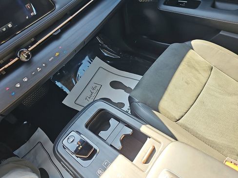 Used 2023 Nissan Ariya FWD image 29