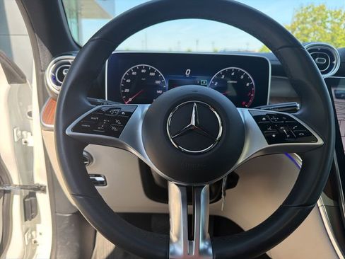 Used 2023 Mercedes-Benz GLC 300 4MATIC image 31