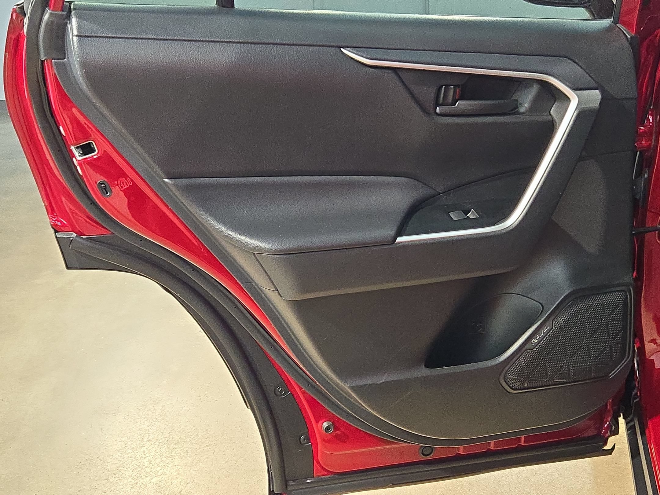 Used 2025 Toyota RAV4 LE FWD image 28