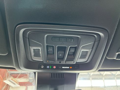 Used 2024 GMC Sierra 1500 AT4 w/ Technology Package AWD/4WD image 24