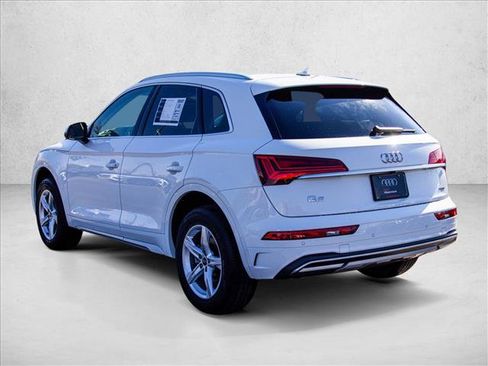 Used 2023 Audi Q5 Premium w/ Convenience Package image 7