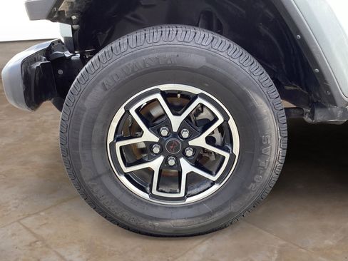 Used 2024 Jeep Wrangler Unlimited Rubicon AWD/4WD image 30