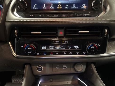 Used 2023 Nissan Rogue Platinum w/ Platinum Premium Package image 17