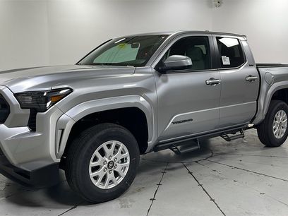 New 2025 Toyota Tacoma SR5