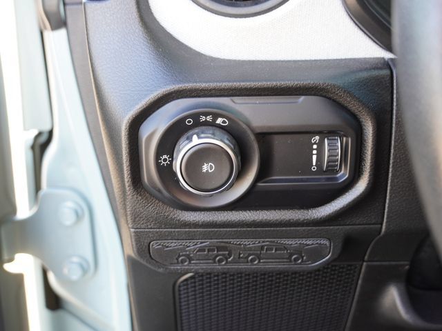 Used 2024 Jeep Wrangler Unlimited Sport AWD/4WD image 18