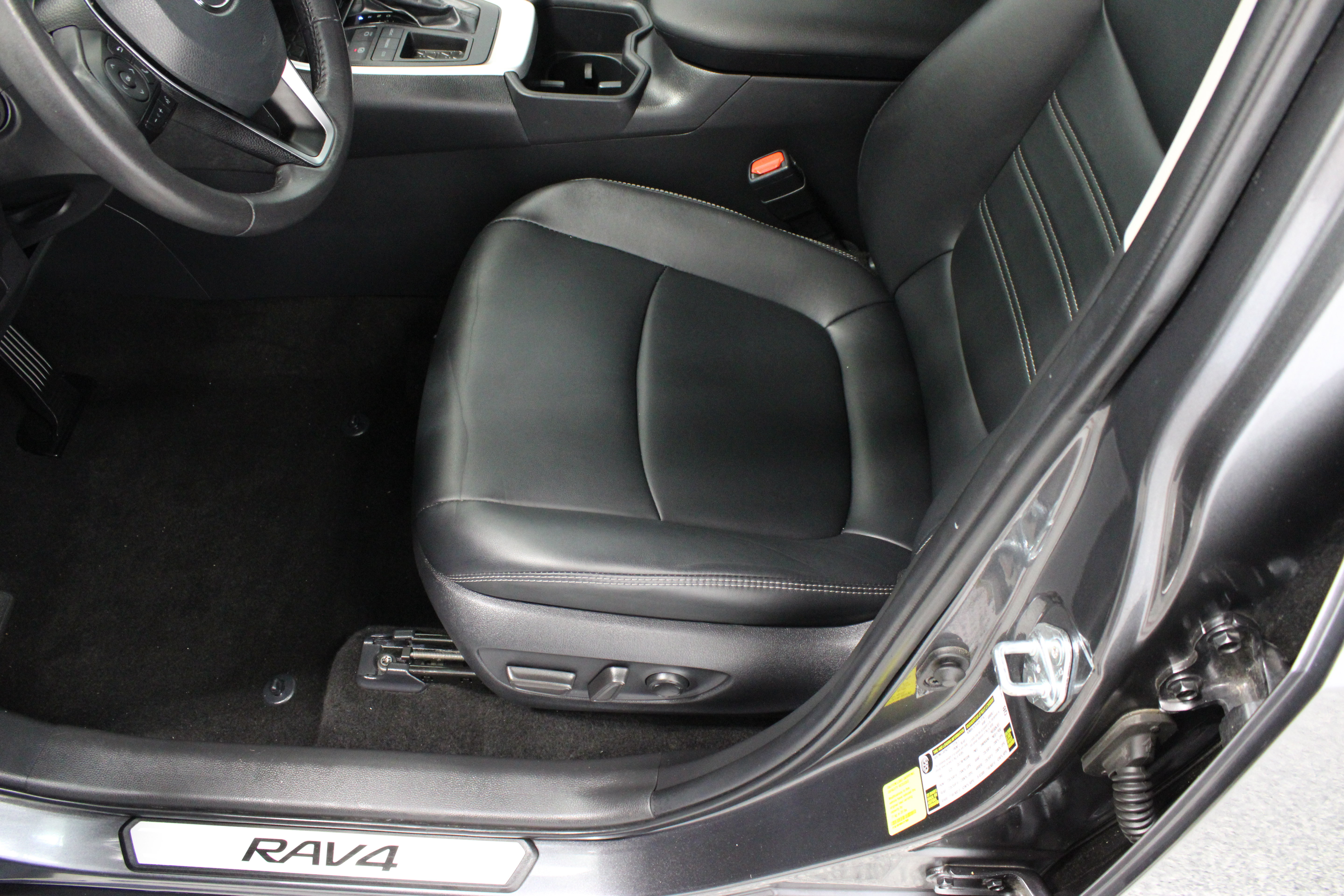 Certified 2025 Toyota RAV4 XLE Premium FWD image 15