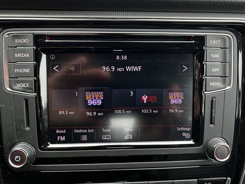 Used 2018 Volkswagen Passat 3.6 SEL Premium image 23