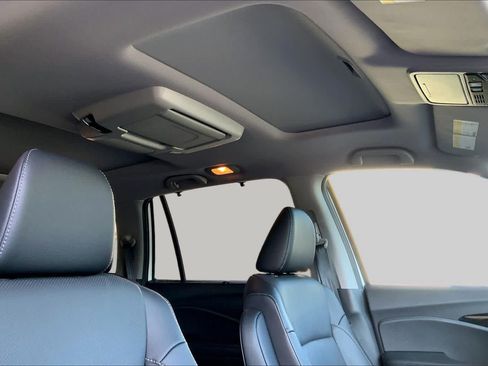 Used 2022 Honda Pilot Elite image 14