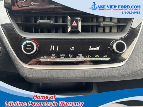 Used 2021 Toyota Corolla LE w/ Carpet Mat Package (TMS) FWD image 31
