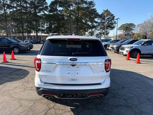 Used 2018 Ford Explorer Platinum image 6
