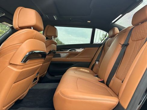 Used 2018 BMW 750i xDrive AWD/4WD image 21