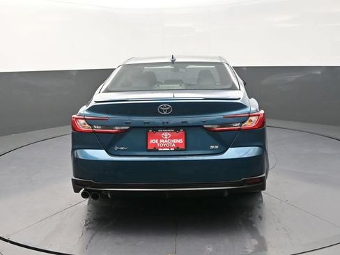 Used 2025 Toyota Camry SE FWD image 7