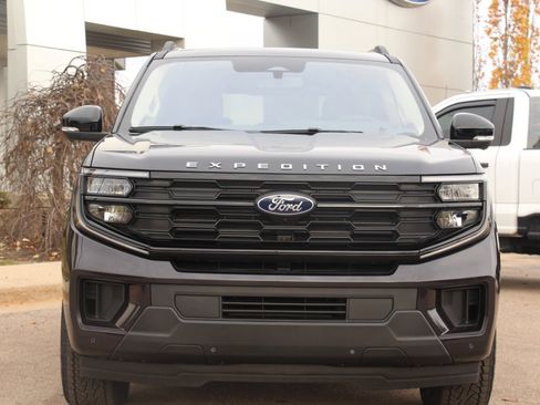 New 2025 Ford Expedition Active image 10
