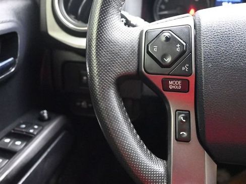 Used 2020 Toyota Tacoma TRD Off-Road AWD/4WD image 11
