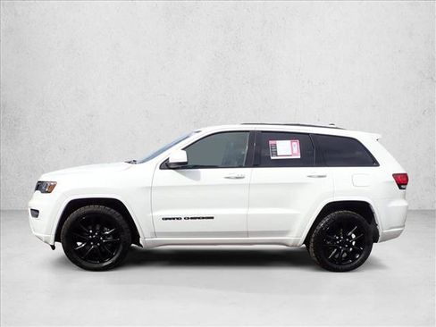 Used 2019 Jeep Grand Cherokee Altitude AWD/4WD image 2