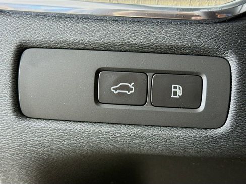 New 2026 Volvo XC60 T8 Plus w/ Protection Package Premier AWD/4WD image 10
