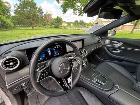 Used 2022 Mercedes-Benz E 350 4MATIC Sedan image 11