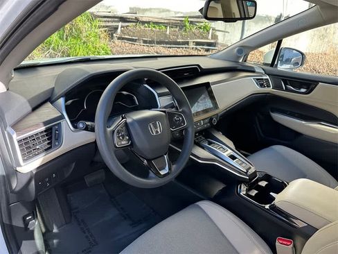 Used 2021 Honda Clarity Plug-In Hybrid image 2