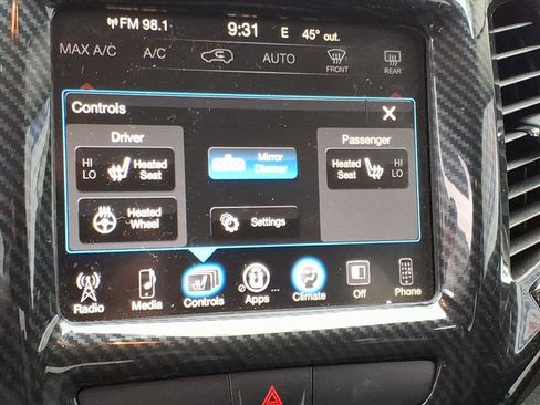 Used 2016 Jeep Cherokee Limited image 9