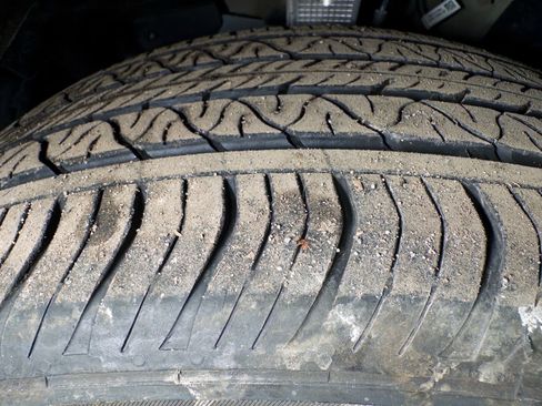 Used 2025 Tesla Model Y Long Range image 30