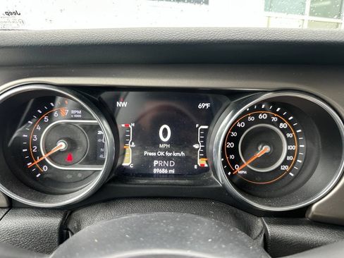 Used 2020 Jeep Gladiator Sport w/ Quick Order Package 24S AWD/4WD image 6