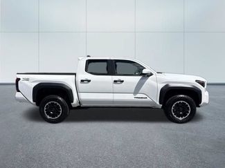 Used 2024 Toyota Tacoma TRD Off-Road AWD/4WD video 2