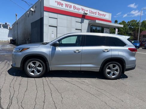 Used 2017 Toyota Highlander Limited AWD/4WD image 7