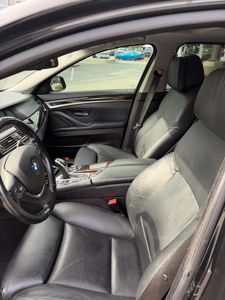 Used 2011 BMW 550i xDrive Sedan AWD/4WD image 7