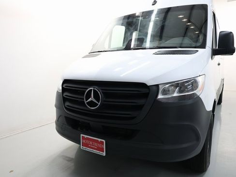 Used 2025 Mercedes-Benz Sprinter 2500 image 35