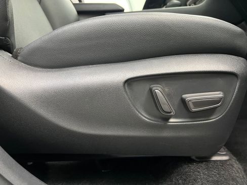 Used 2025 Toyota Grand Highlander AWD image 26